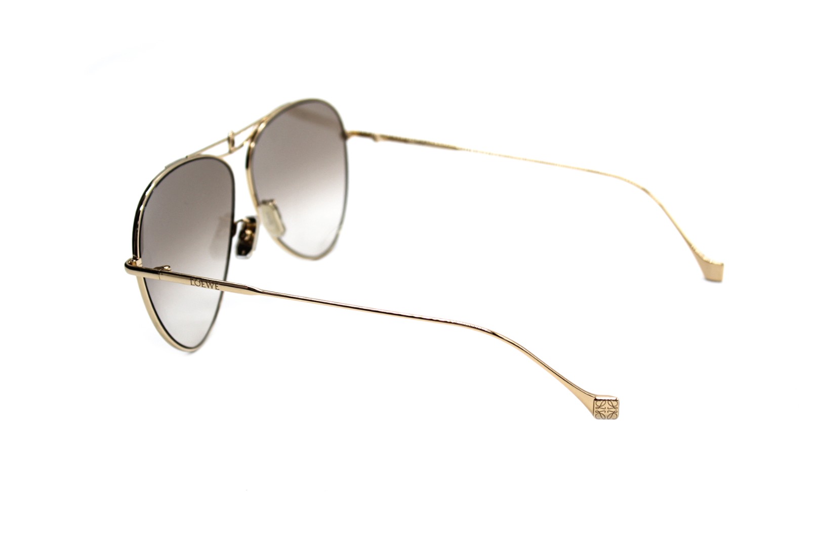 Солнцезащитные очки LOEWE LW40025U