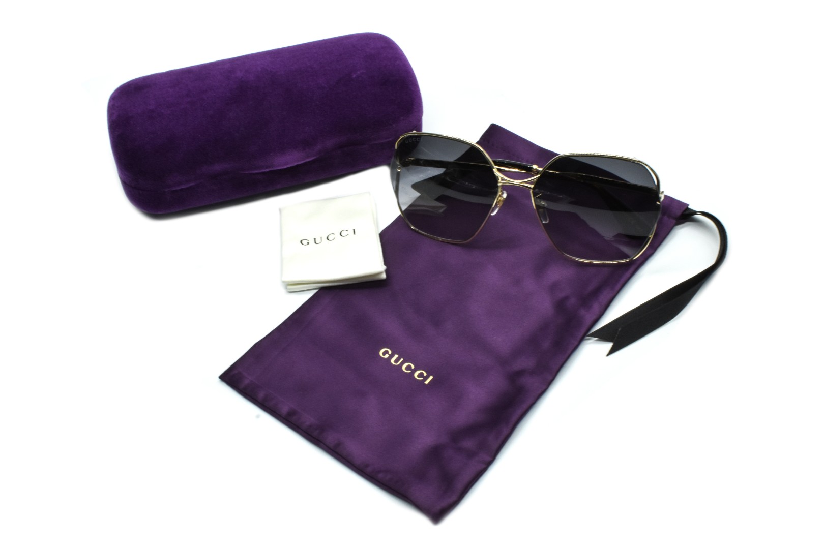 Солнцезащитные очки Gucci GG0818SA