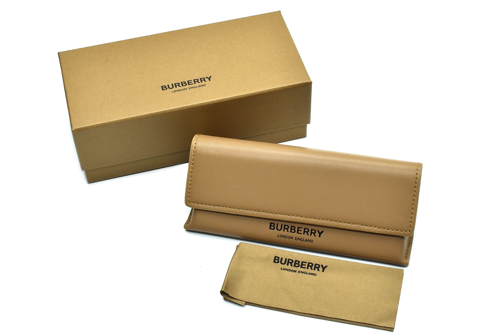 Солнцезащитные очки Burberry	B 3126